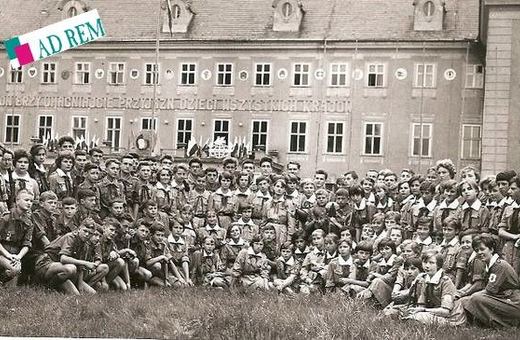 Fotozagadka z Jelonki z wydawnictwem AD REM