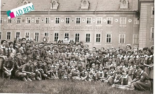 Fotozagadka z Jelonki z wydawnictwem AD REM