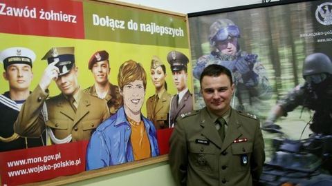 Jak mówi ppłk Krzysztof Kowalski, kwalifikacja wojskowa to też dobry sposób na zareklamowanie służby wojskowej jako zawodu.