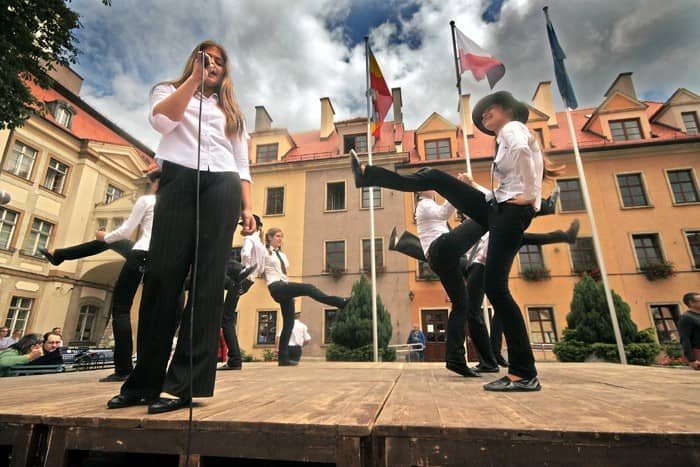 Wakacje bezpieczne, rozśpiewane, roztańczone!