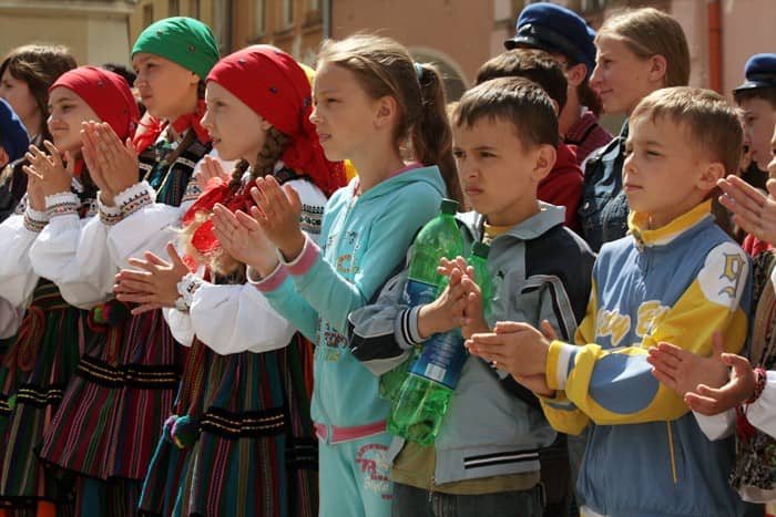 Wakacje bezpieczne, rozśpiewane, roztańczone!