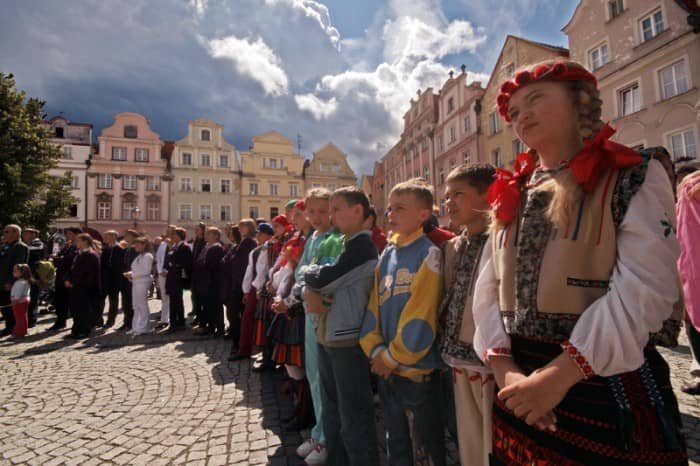 Wakacje bezpieczne, rozśpiewane, roztańczone!