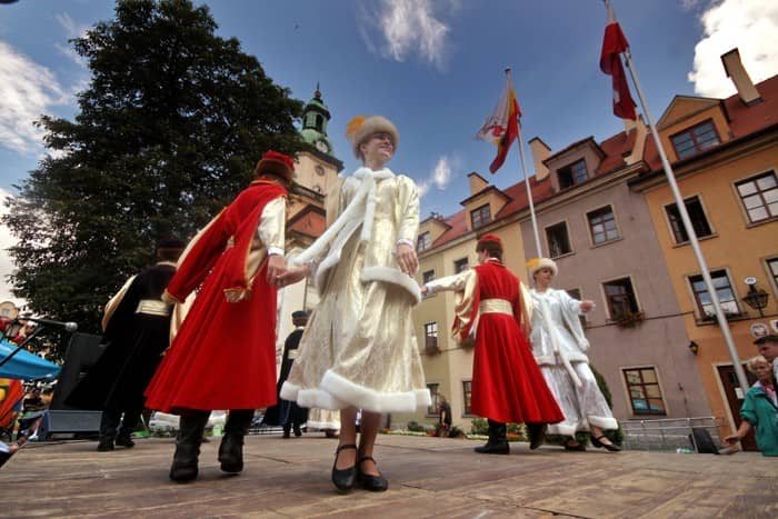 Wakacje bezpieczne, rozśpiewane, roztańczone!