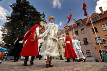 Wakacje bezpieczne, rozśpiewane, roztańczone!