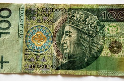 Fałszywą „stówą” za piwo na stacji benzynowej