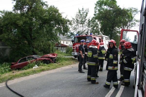 Zderzenie suzuki z ciężarówką – jedna osoba w szpitalu