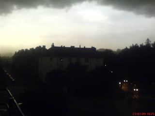 Wichura nad ulicą Drzymały.