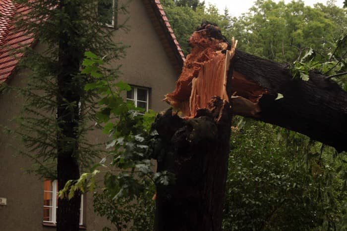 Huragan nad Jelenią Górą – są ofiary w ludziach? – video