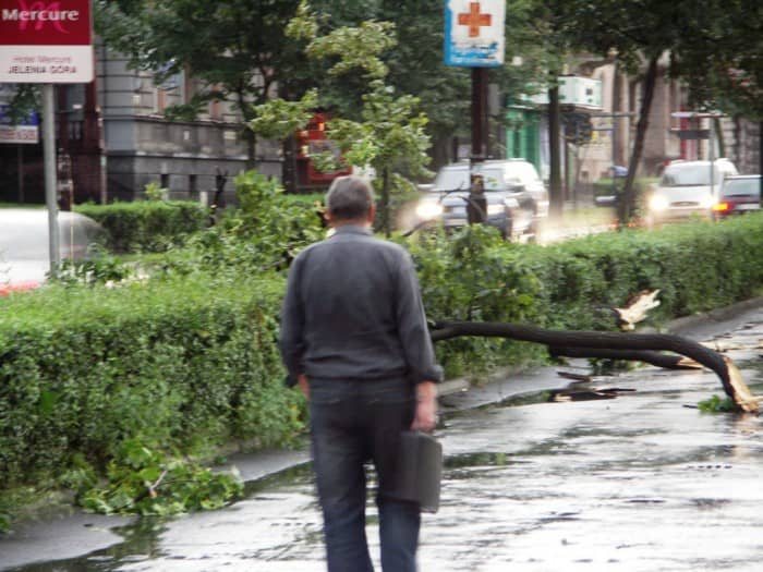 Huragan nad Jelenią Górą – są ofiary w ludziach? – video