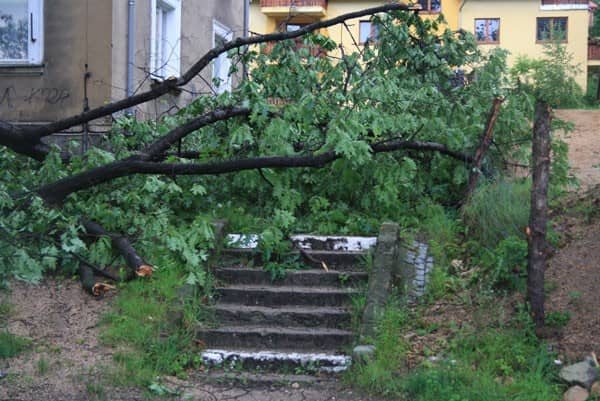 Huragan nad Jelenią Górą – są ofiary w ludziach? – video