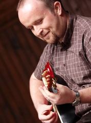 Przystań przy muszli, wsłuchaj się w jazz