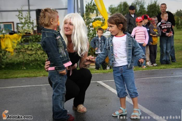 Roztańczone brzuchy w Dziwiszowie