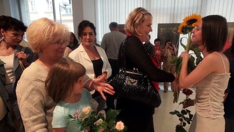 Warsztaty poprowadzi Joanna Kowalczyk – artystka, autorka bajek dla dzieci, edukatorka (absolwentka jeleniogórskiego Liceum Plastycznego, studentka ostatniego roku Wydziału Artysty