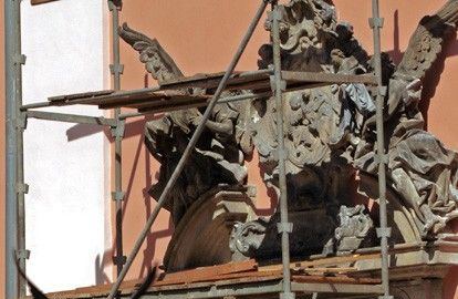 Pięknieje cieplicka fara