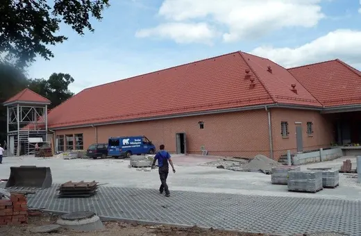 Coraz więcej marketów nad Jedlicą