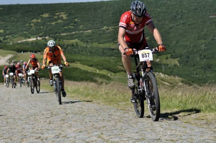 Rowerami pokonali Śnieżkę