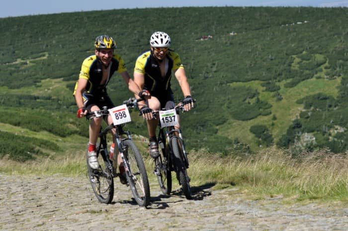 Rowerami pokonali Śnieżkę