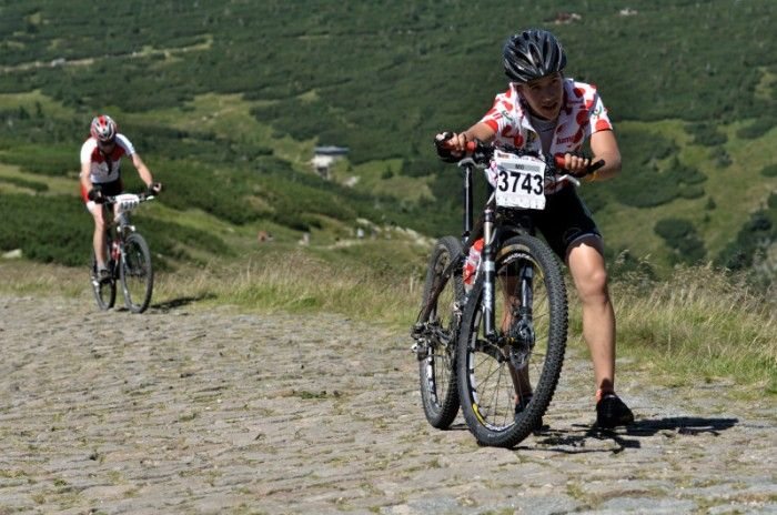 Rowerami pokonali Śnieżkę