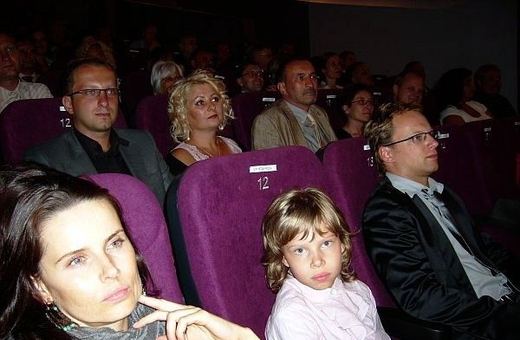 Maciej Stuhr na widowni przed premierowym pokazem