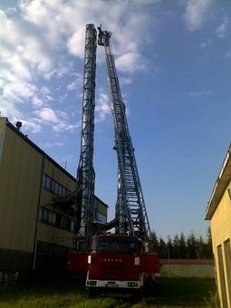 Ściągali niedoszłego samobójcę z komina