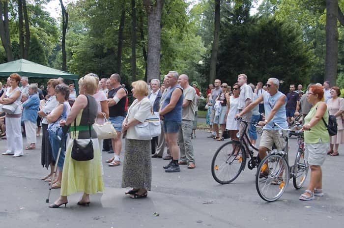 Zdrojowe hity z muszli w parku