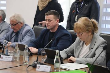 Wniosek o odwołanie starosty. Emocje i oskarżenia na sesji