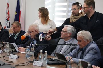 Wniosek o odwołanie starosty. Emocje i oskarżenia na sesji