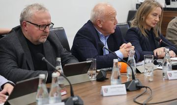 Wniosek o odwołanie starosty. Emocje i oskarżenia na sesji