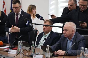 Wniosek o odwołanie starosty. Emocje i oskarżenia na sesji