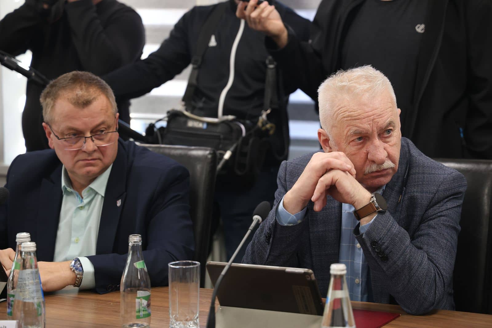 Wniosek o odwołanie starosty. Emocje i oskarżenia na sesji