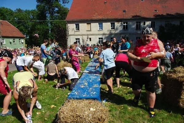Wesoło w mieście „Samych swoich”