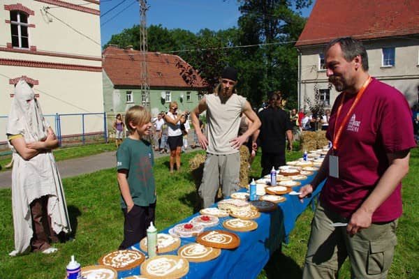 Wesoło w mieście „Samych swoich”