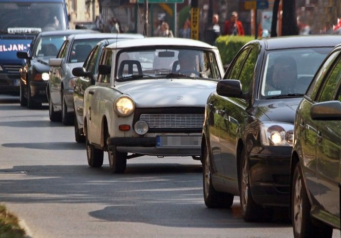 Zakorkowana al. Wojska Polskiego. Nowa droga pomoże ją częściowo udrożnić.