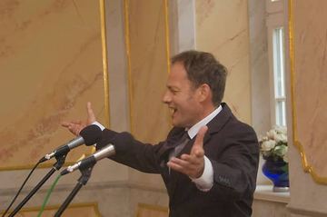 Przebojowy Pałac Łomnica