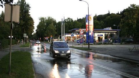 Awaria wody na Sudeckiej – cała ulica zalana