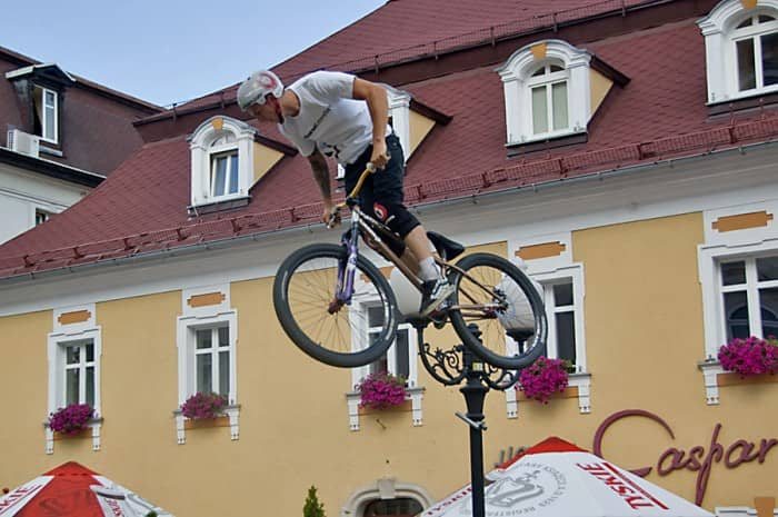 Kochają Jelenią Górę i ...rowery