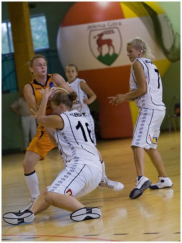 Polkowiczanki silniejsze od Finepharmu