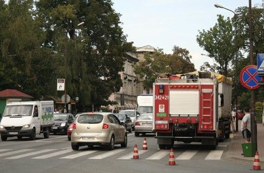 Około 50 litrów oleju wyciekło na ulicę Wojska Polskiego