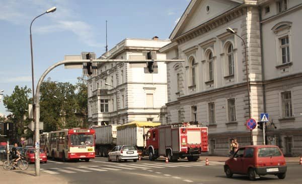 Około 50 litrów oleju wyciekło na ulicę Wojska Polskiego