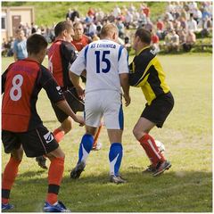 Fotorepotaż z krótką historią gola – KS Łomnica – Piast Dziwiszów 2–1