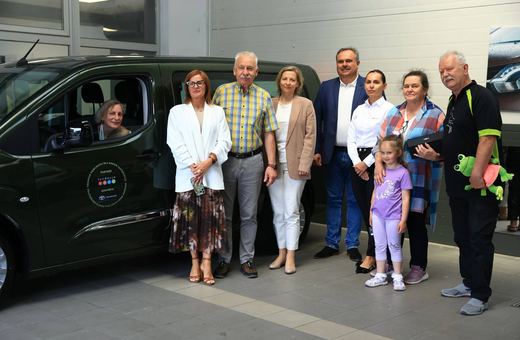 Nowe auta dla rodzin zastępczych
