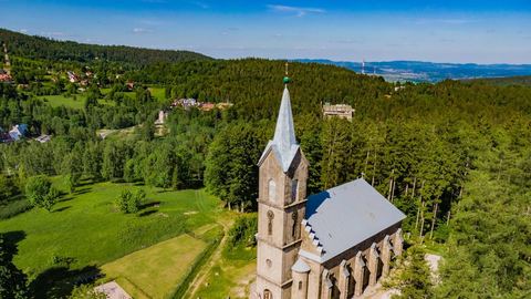 Rusza remont wieży i dachu kościoła