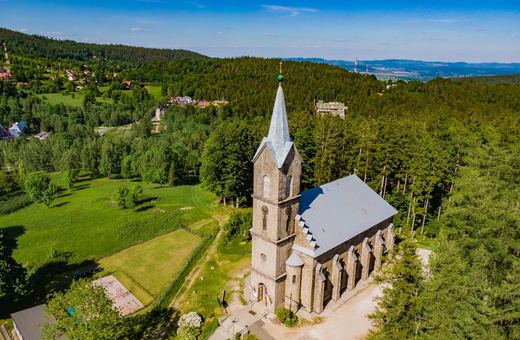 Rusza remont wieży i dachu kościoła