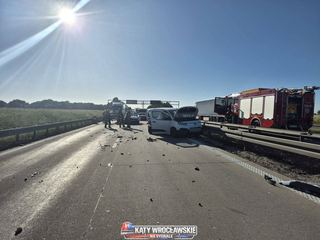 Kolizja trzech pojazdów. Są utrudnienia