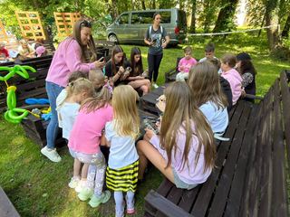 Ekologiczna zabawa w przypałacowym parku