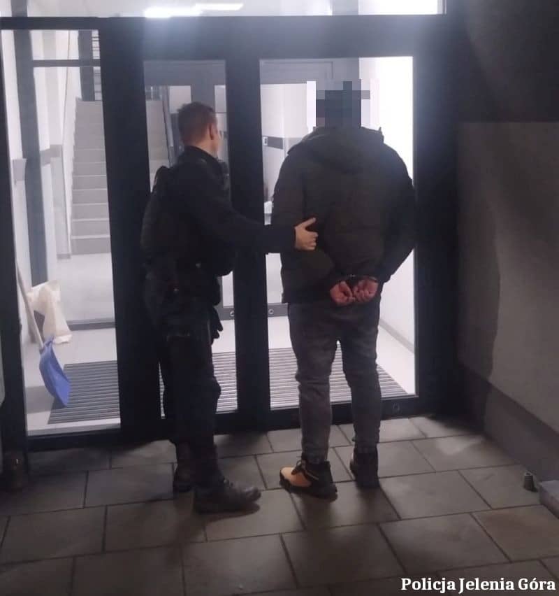 Uciekał do lasu w Karpnikach