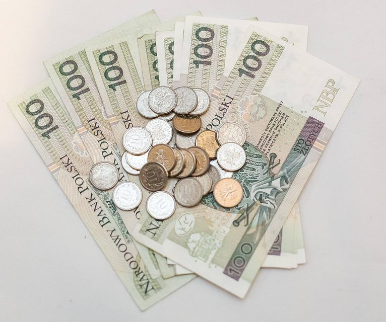 Rząd karze za pracę