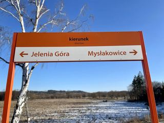 Kolej na Pałac Łomnica – przystanek historii na trasie Jelenia Góra–Karpacz