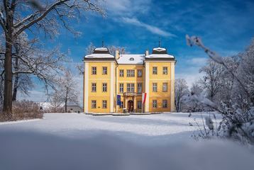 Kolej na Pałac Łomnica – przystanek historii na trasie Jelenia Góra–Karpacz