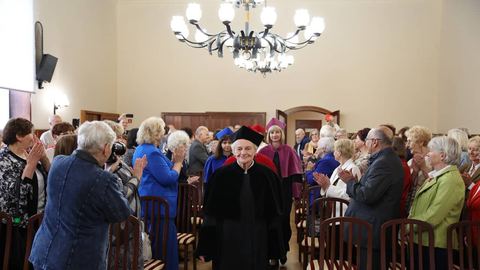 Babcia i dziadek wciąż chcą się uczyć!